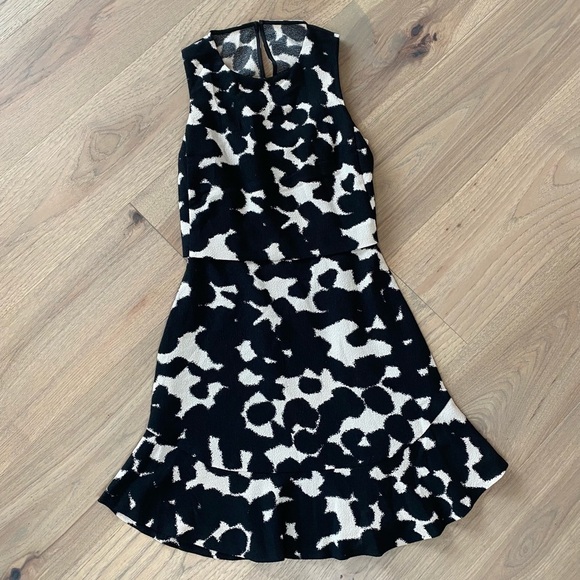 Banana Republic Black and Tan Animal Print Women’s Dress NWOT Size 0 - Picture 2 of 5